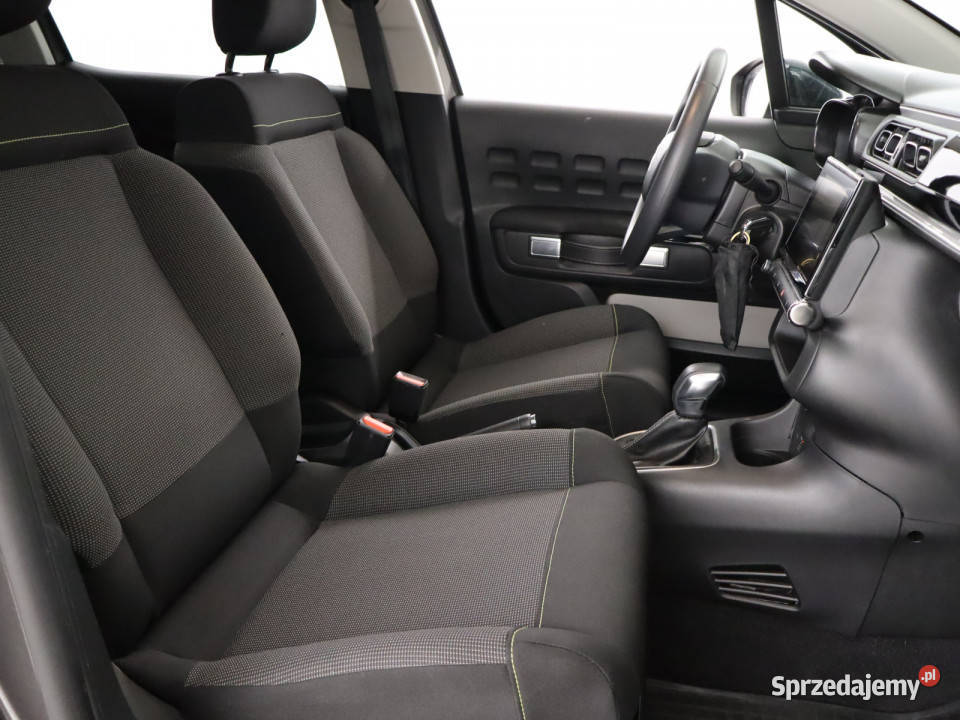 Citroen C3 12 PureTech światła przeciwmgielne