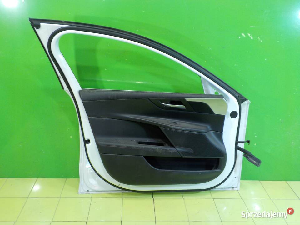 JAGUAR XE 20 D 16r SEDAN 4D drzwi lewy przod Suków sprzedam