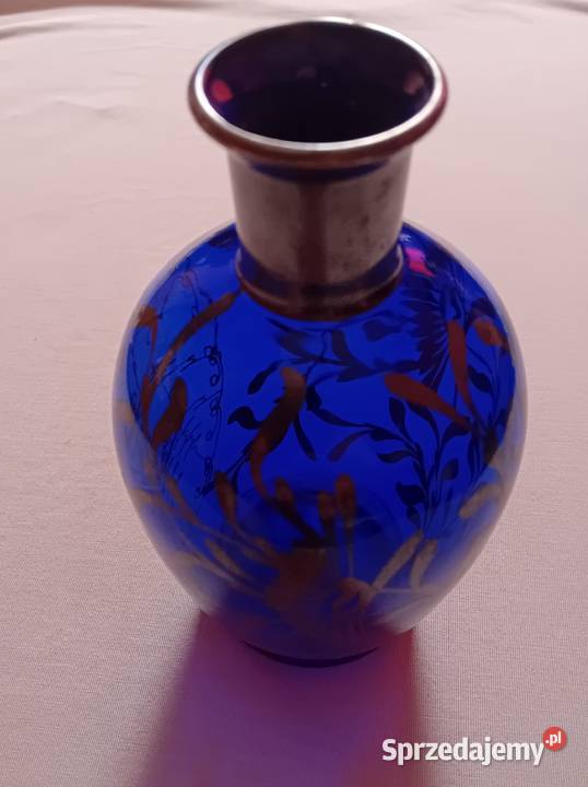 Kobaltowa wenecka karafka zdobiona srebrem Porcelana i szkło Koźminek