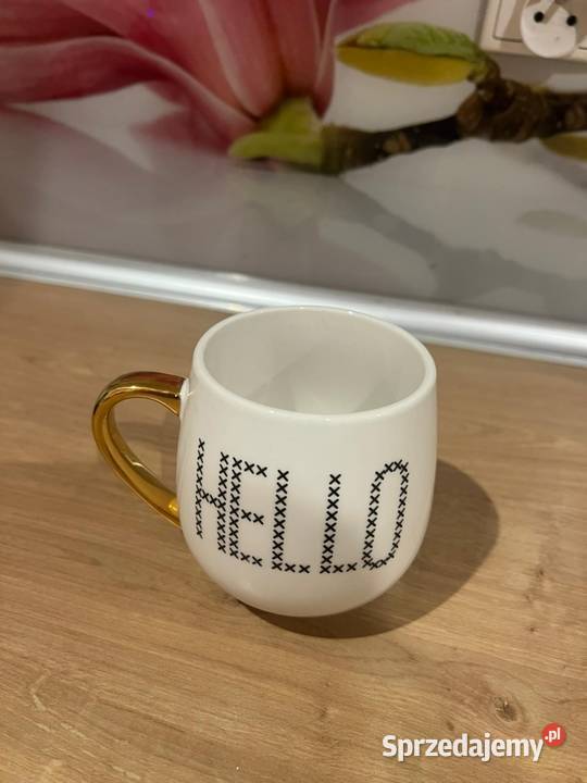 Ładny kubek z napisem hello Mara Tazza