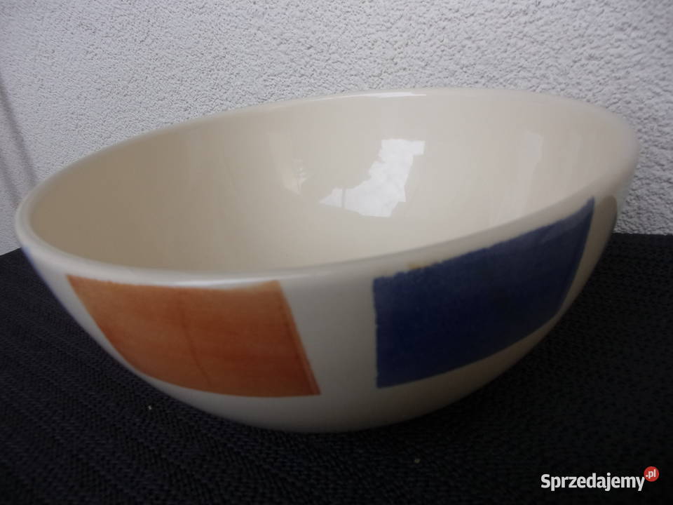 Piękna duża misa recznie robiona z ceramiki