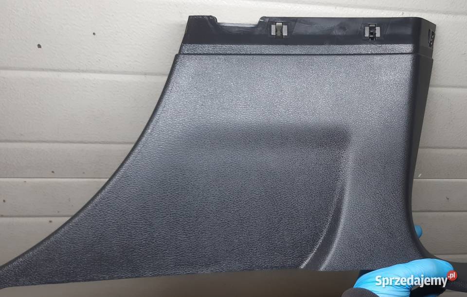 OSŁONA PROGU PRAWA VW TOUAREG 7P 7P6853370P osobowe Mielęcin