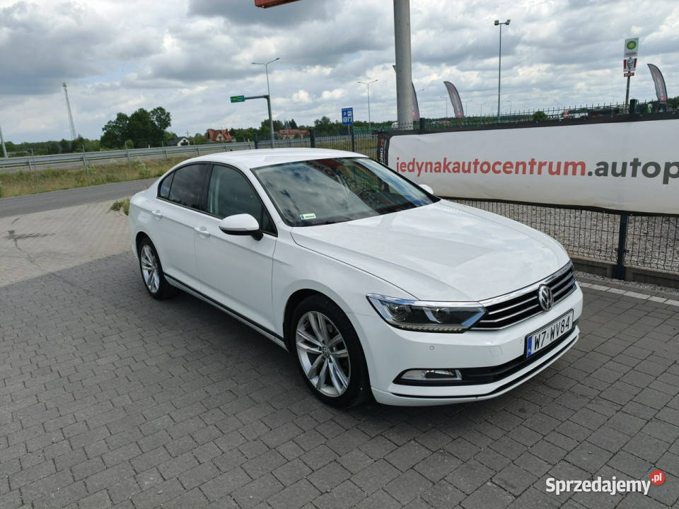 Volkswagen Passat Piękny Volkswagen Passat B8 B8 lakier metallic mazowieckie Lipówki