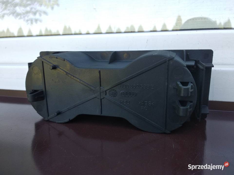 Audi A4 B5 uchwyt na kubki napoje cupholder w Uchwyty fabryczne łódzkie Sieradz sprzedam