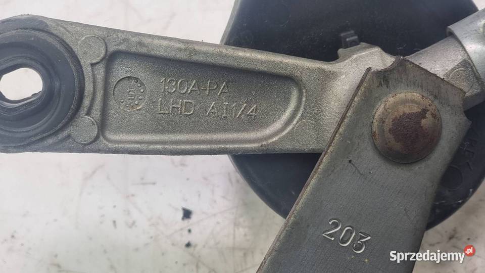 MECHANIZM WYCIERACZEK PRZÓD TOYOTA AURIS II LIFT Pozostałe Lipno