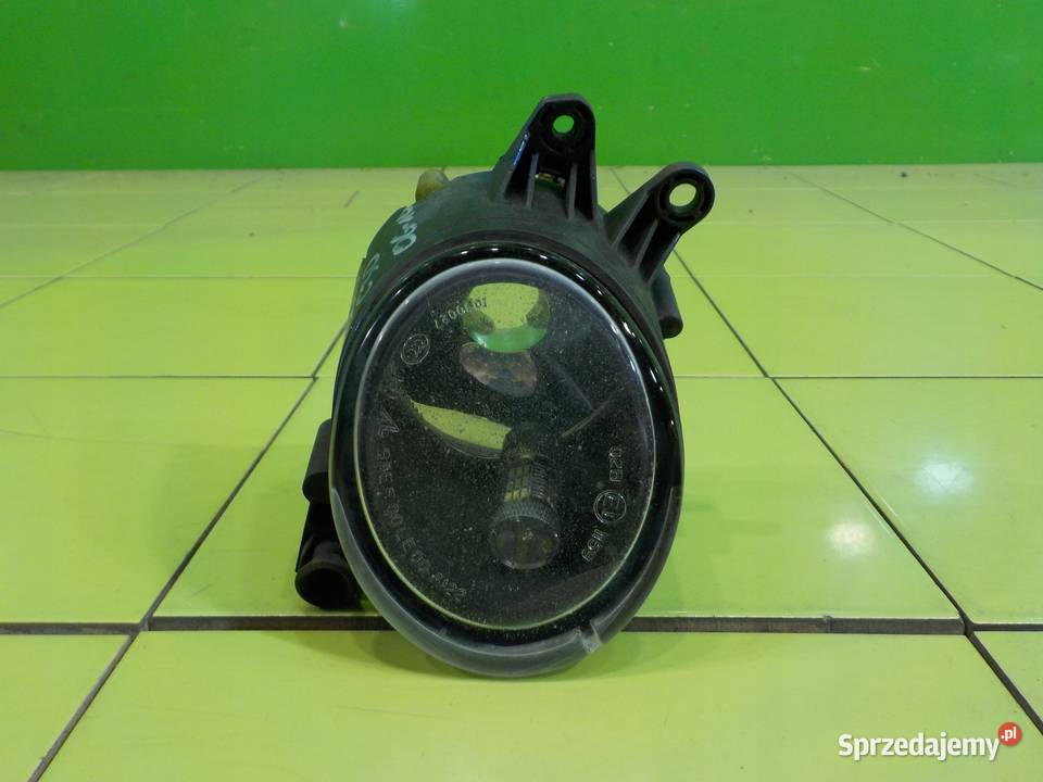 VOLVO C30 20 D 07r 2D halogen prawy przod osobowe Motoryzacja Suków sprzedam