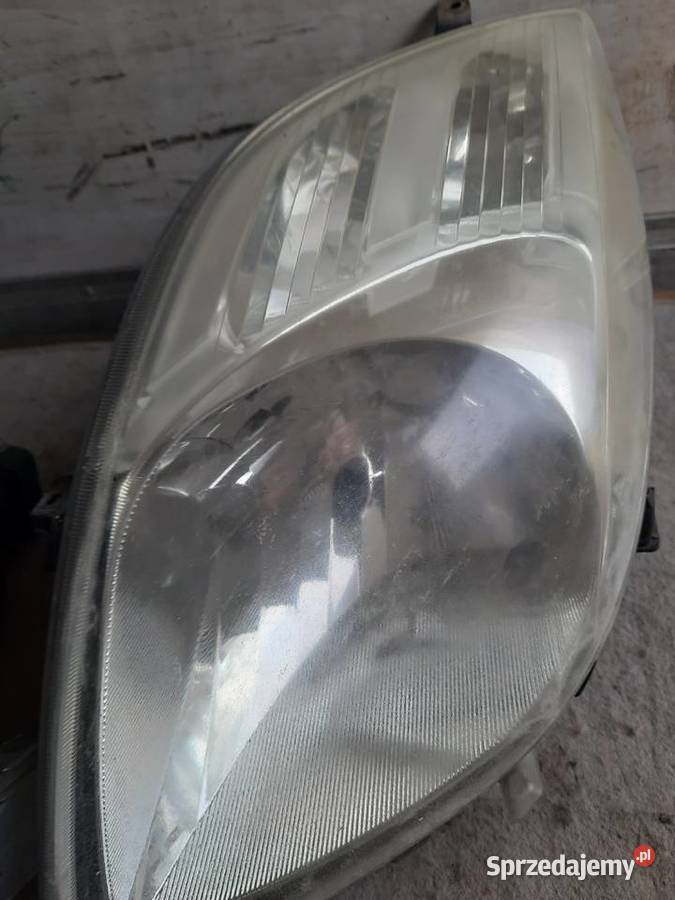 Lampa oryginał Toyota Yaris 2 osobowe Lampy przednie Skokowa