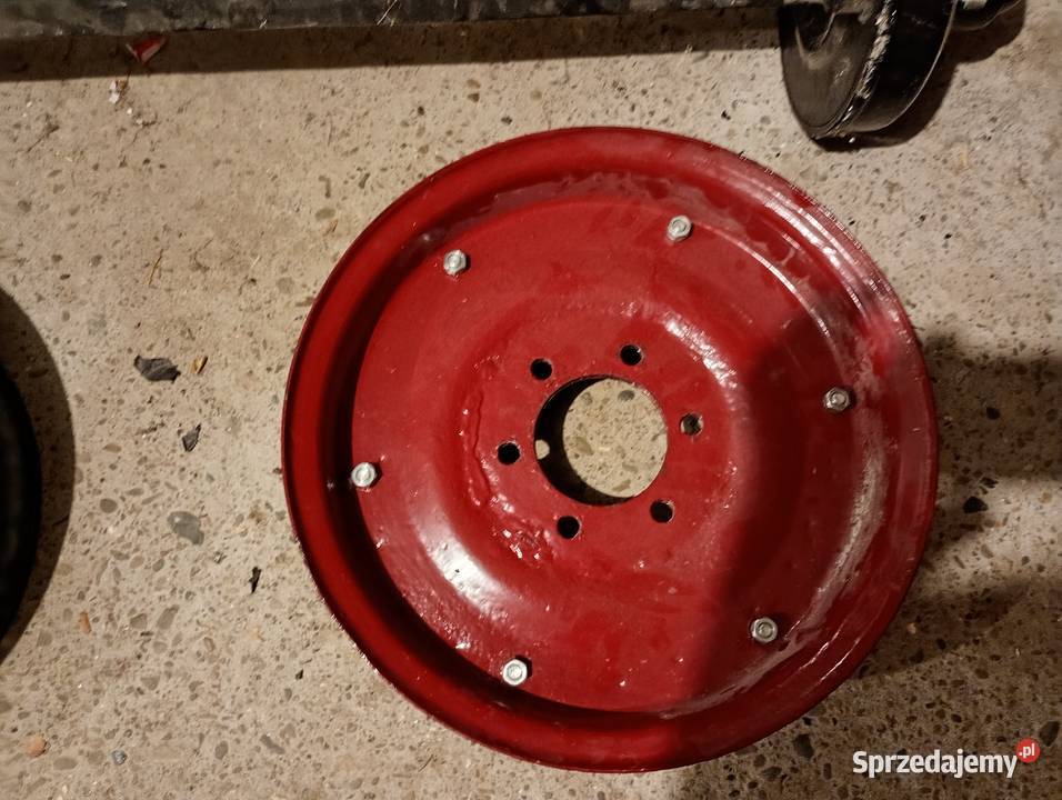 oś i felgi wozu konnego Białobrzegi