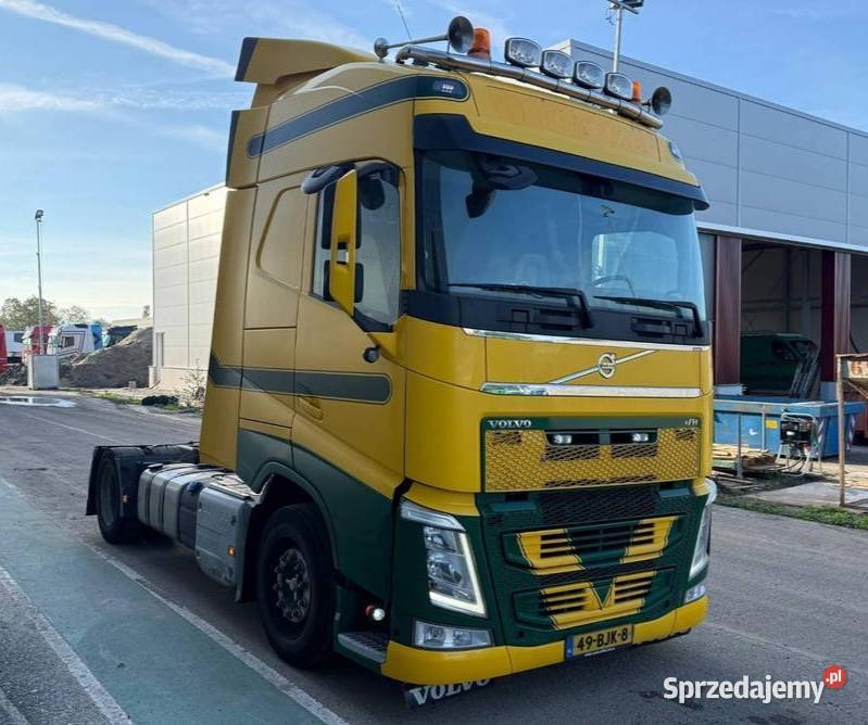Ciagnik siodlowylowdeck mega Volvo Samochody ciężarowe mazowieckie