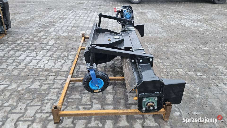 Nowa wyrównywarka rotacyjna Captok Bobcat skid