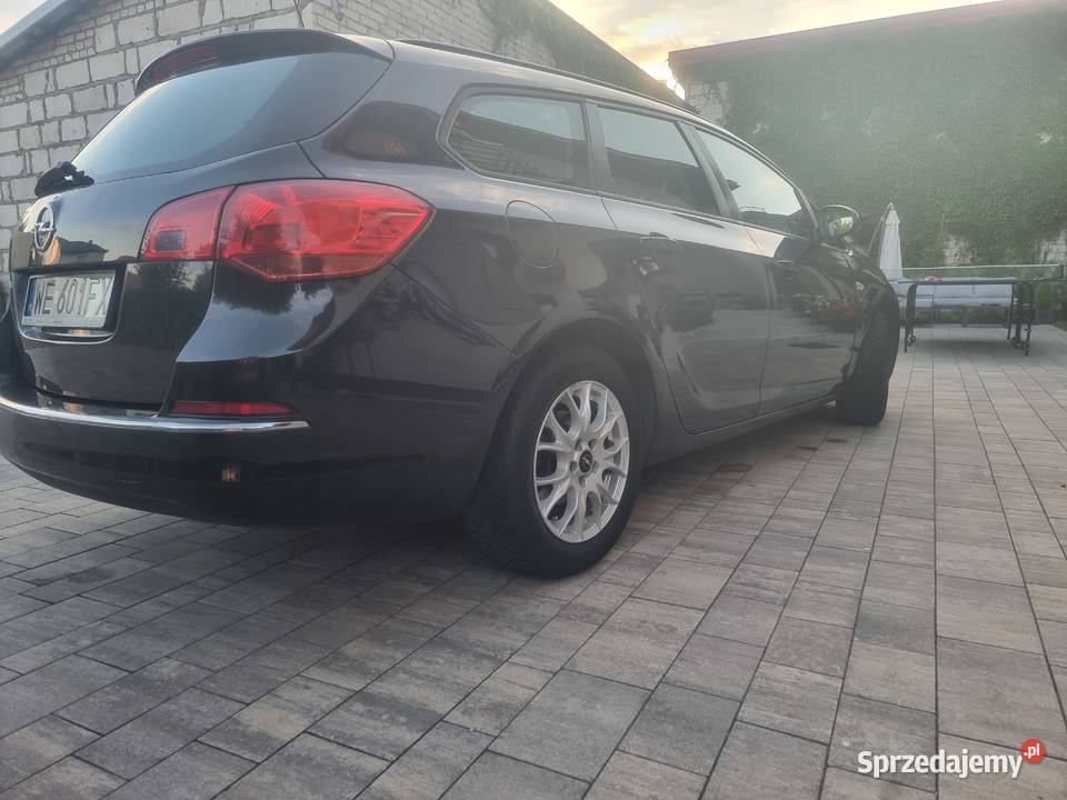 Opel Astra J Sports Tourer mazowieckie sprzedam