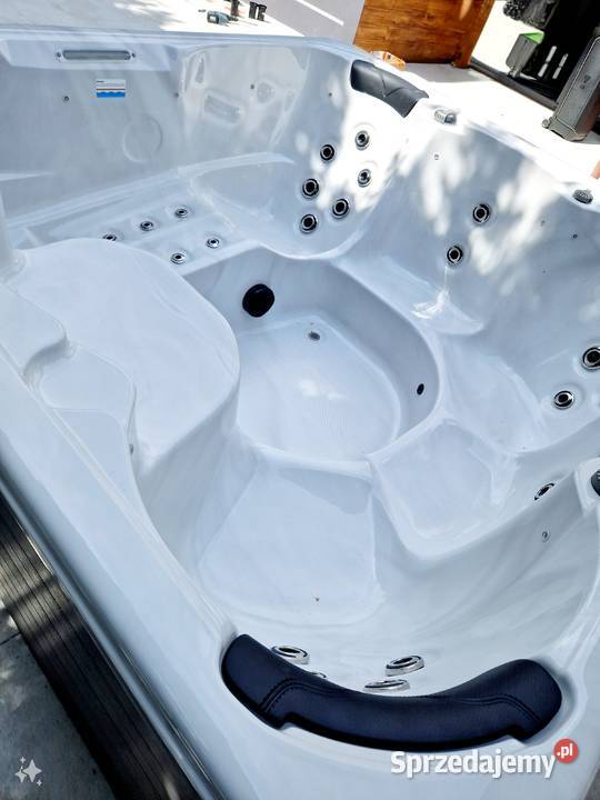 Jacuzzi ogrodowe SPA Balboa 220x220 Akryl Jacuzzi sprzedam