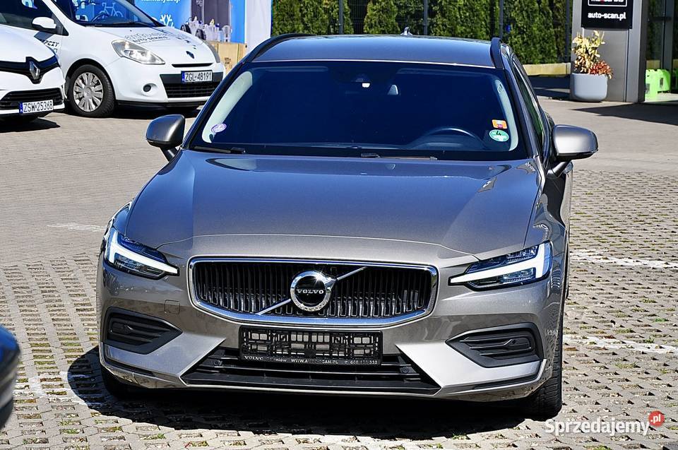 Volvo V60 B3 MOMENTUM 20 benzyna 163 2020r FV 23 Volvo zachodniopomorskie Goleniów