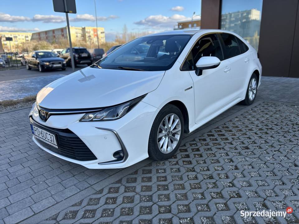 Toyota Corolla Hybryda 18 benzyna salon 2021 Corolla
