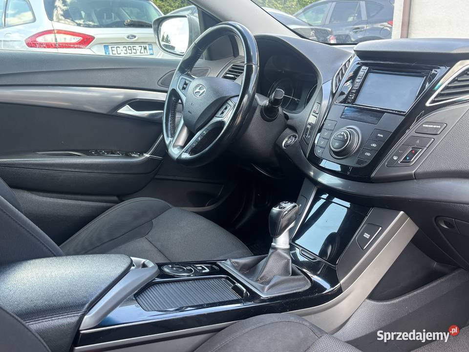 Hyundai I40 z 2015r Gwarancja 141KM Paniówki sprzedam