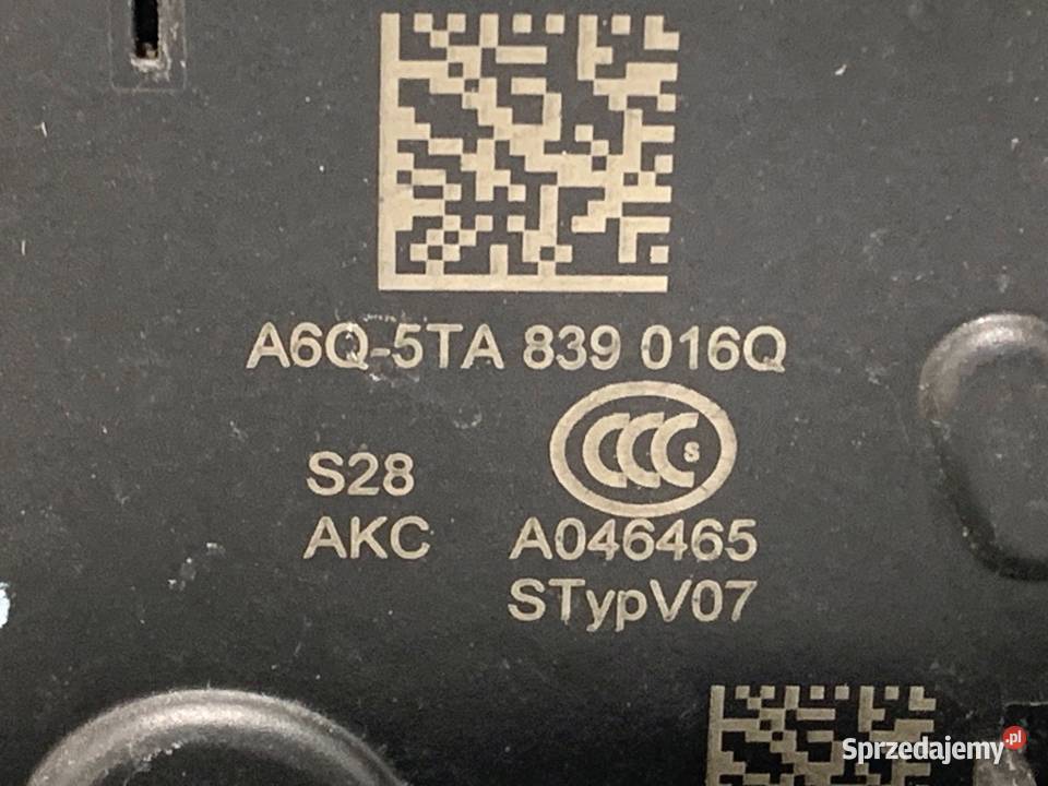 ZAMEK DRZWI PRAWY TYŁ VW GOLF VIII Kombi osobowe sprzedam