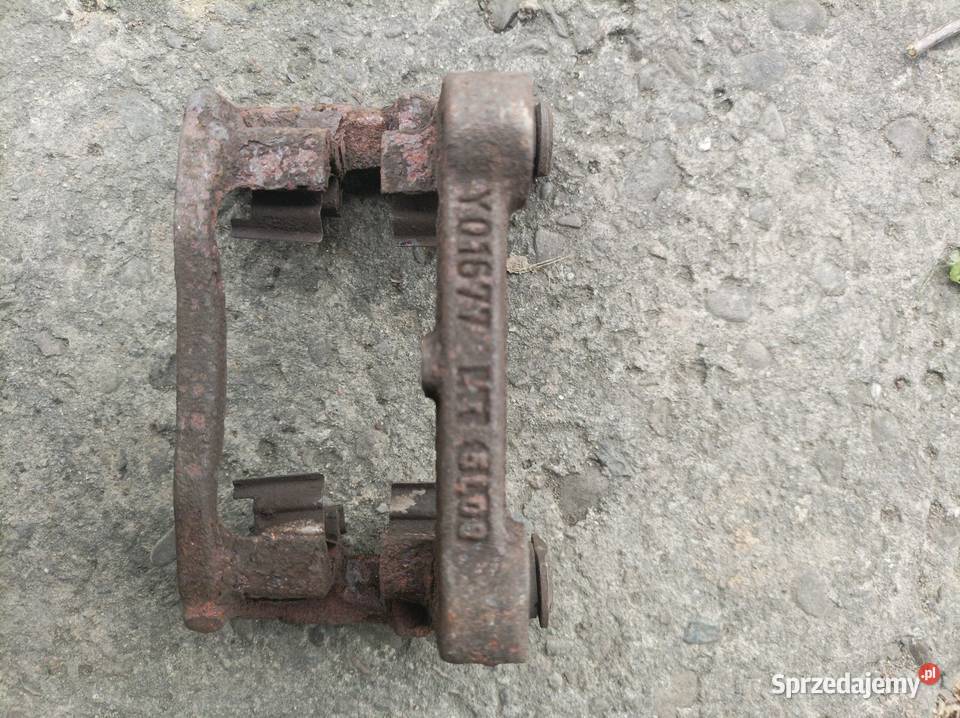 Y01677 Citroen C4 jarzmo tył