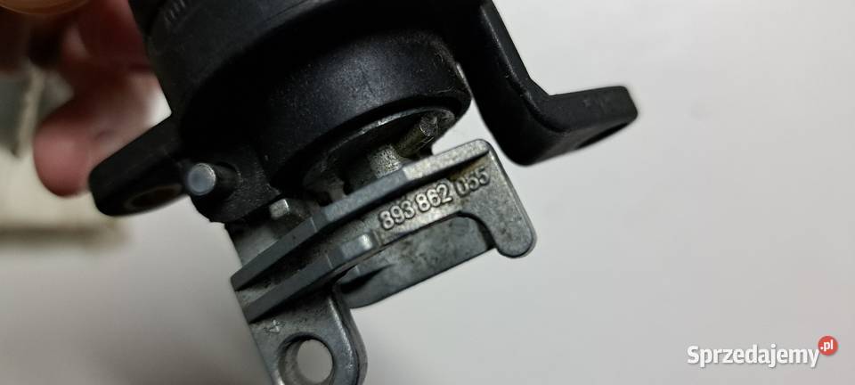 Wkładka przycisk zamka bagażnika Audi 80 B3 100 osobowe pomorskie Luzino