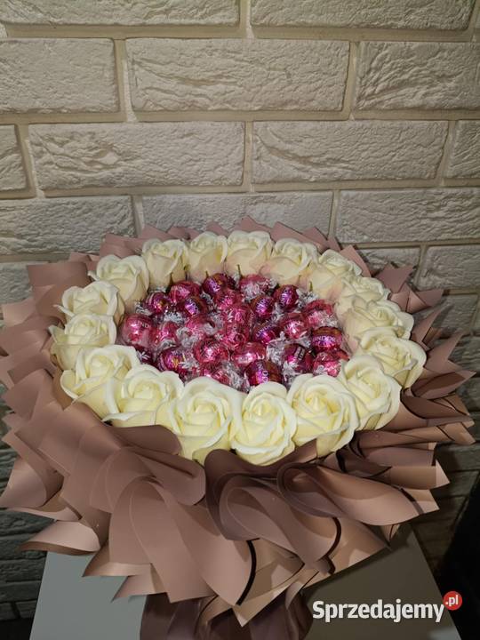 Bukiet z róż mydlanych i cukierków lindor Konin sprzedam