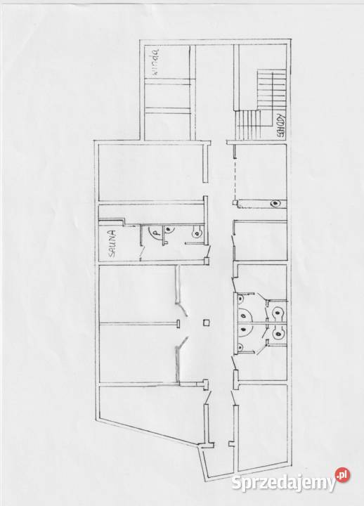 Sprzedam lokal usługowy w ścisłym centru Kielc suterena Kielce