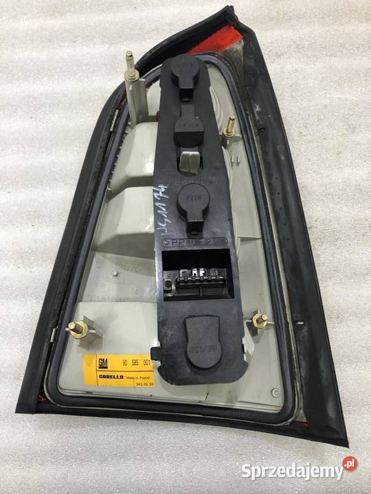 LAMPA LEWY TYŁ OPEL VECTRA B KOMBI 90585001
