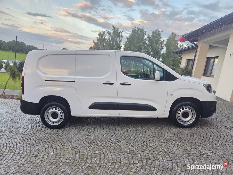 OPEL COMBO 2021 15HDI 100 124349 LONG 2XDRZWI manualna Opel Sieradz sprzedam