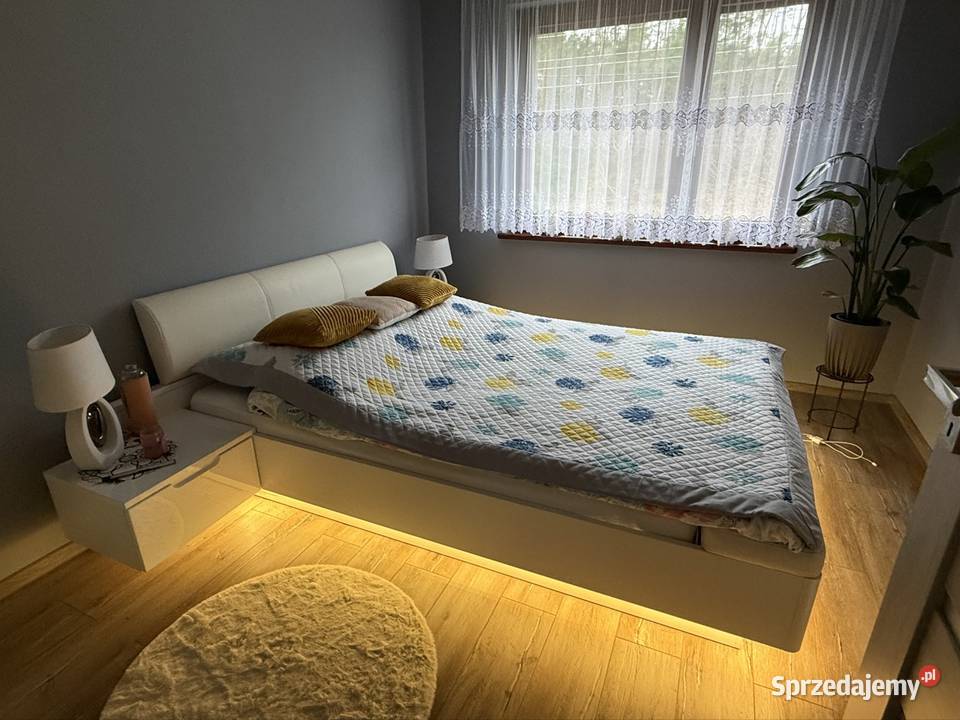 Tapicerowane łóżko podwójne 160x200 z szafkami Piła