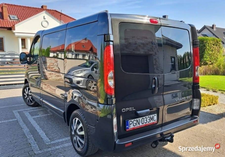 Opel Vivaro 2013 r 9 osobowy Rok produkcji 2013 Śmigiel
