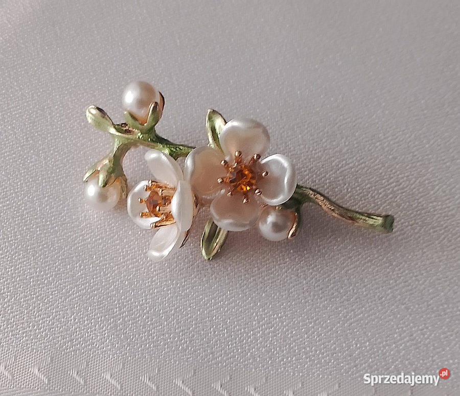 broszka w kształcie gałązki z kwiatami sprzedam