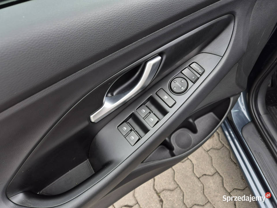 Hyundai i30 15 TGDI 7DCT 48V 160 WersjaSmart komputer pokładowy Łódź
