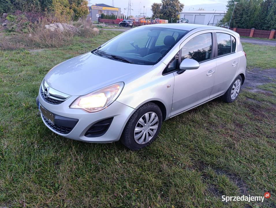 Opel Corsa 13 D oszczędny długie opłaty 2012r kupiony w polskim salonie Zamość sprzedam