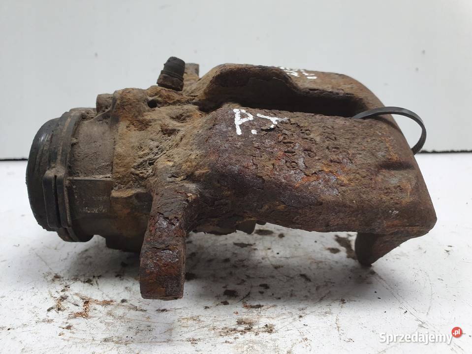 Audi Q5 TYLNY ZACISK HAMULCOWY prawy tył Zaciski i jarzma Janów