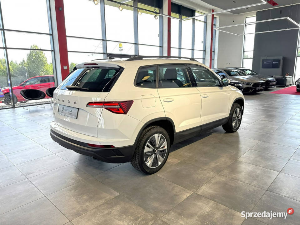 koda Karoq Ambition 15TSI 150 DSG 2022 r salon I biały Karoq Myślenice
