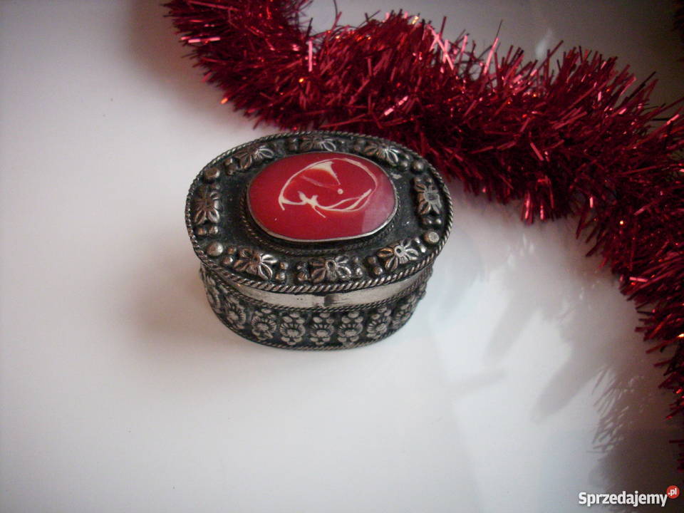 Pięknazabytkowa szkatułka na biżuterię Barlinek