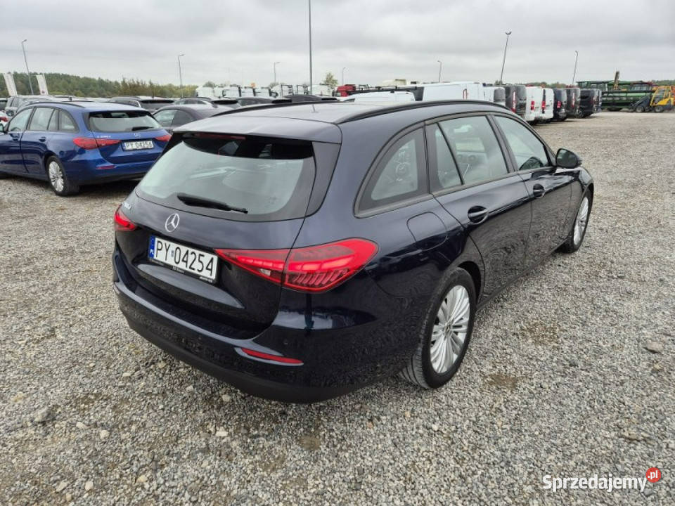 Mercedes C 200 W206 2021 granatowy Samochody osobowe