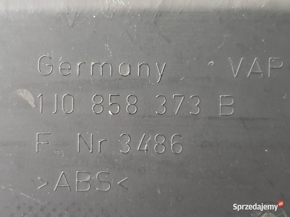 VW Golf 4Bora zaślepkapojemnik na drobiazgi 1J0 dolnośląskie Legnica