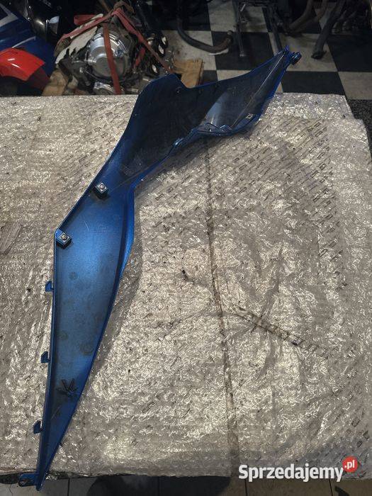 SUZUKI GSXR GSXR 125 zadupek Lewy tył ogon 18