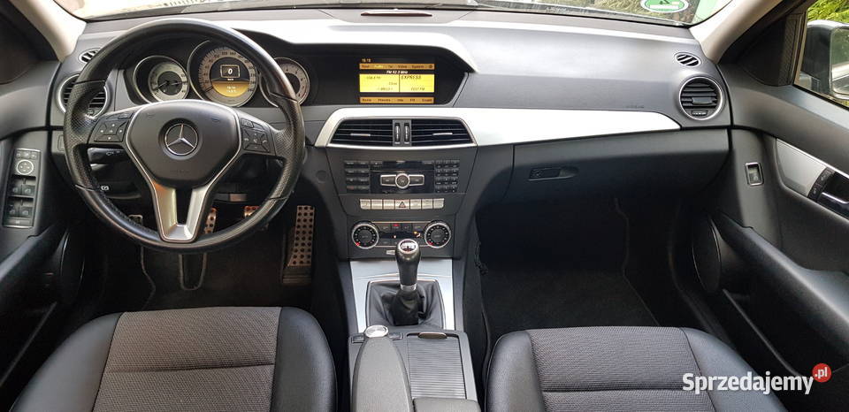 Mercedes w204 18 CGi z Niemiec uszkodzony silnik Zarejestrowany w Polsce Tarnowskie Góry sprzedam