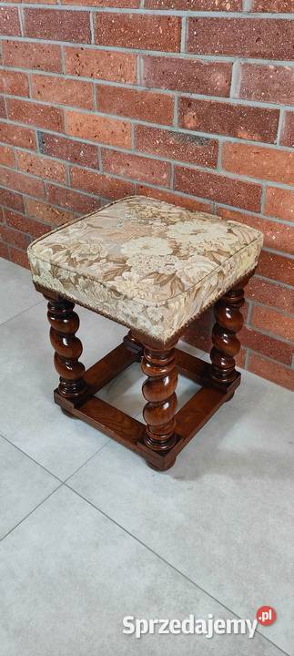 Piękny taboret dębowy Łagów