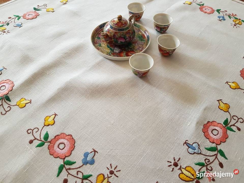 obrus wyszywany makatka serweta serwetka