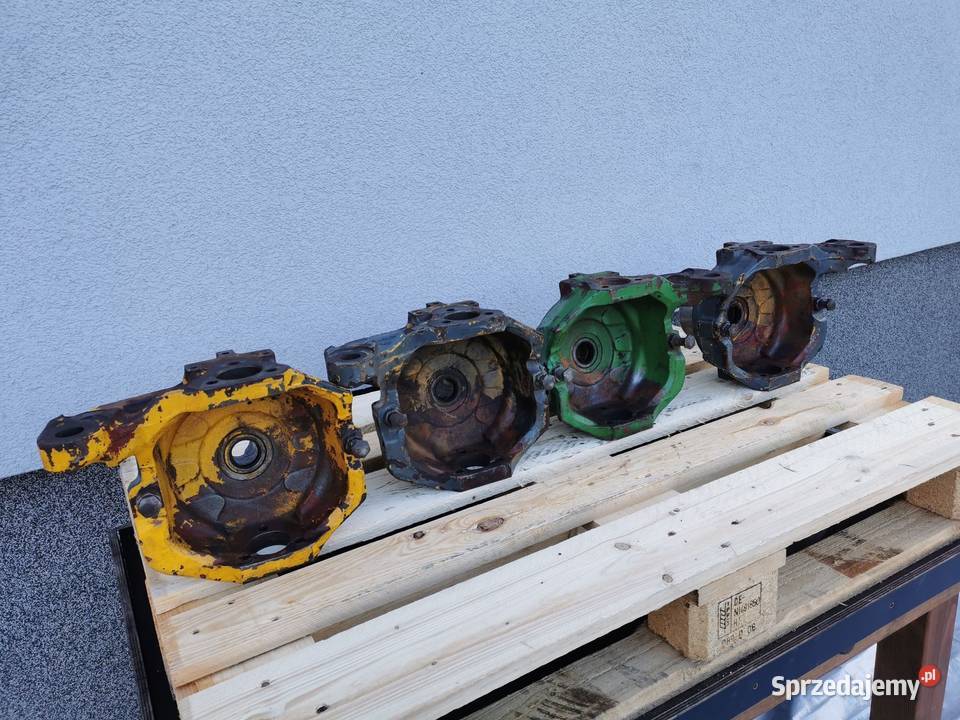 Zwrotnica prawy tył Manitou MLT 1994r Carraro Części Wilkowo