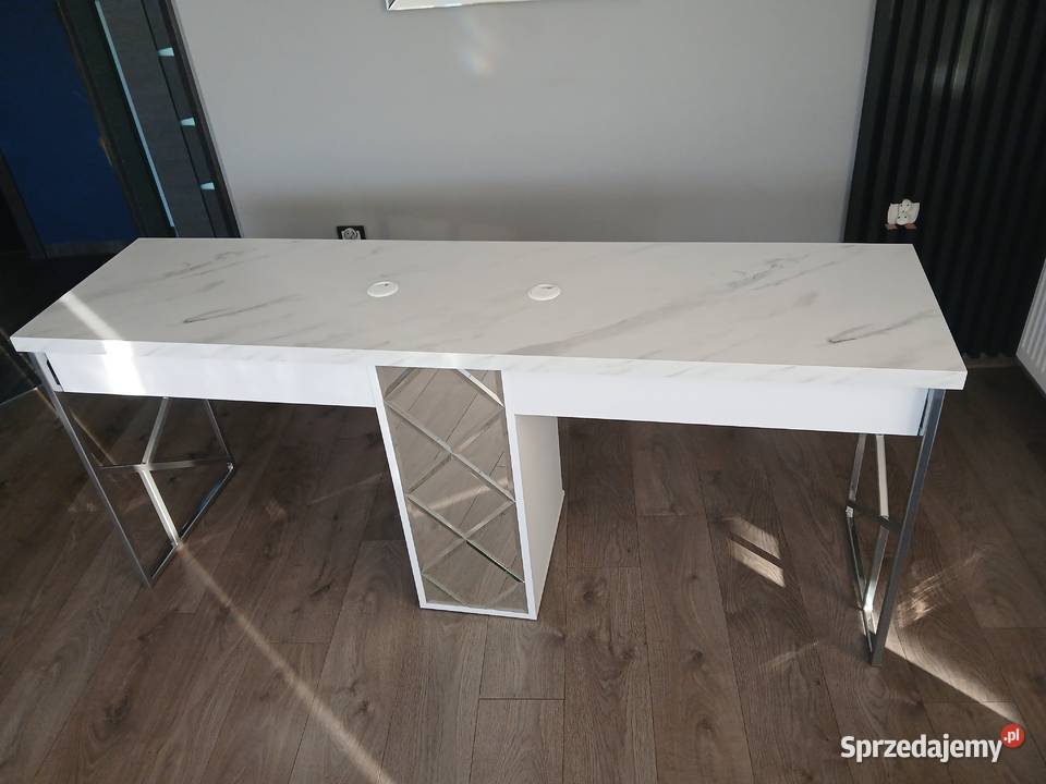 Biurko kosmetyczne do manicure z lamelami Sierakowice