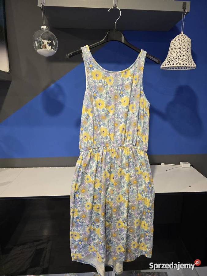 Sukienka w kwiaty UNI SM Bytom