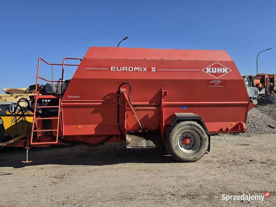 Wóz paszowy KUHN EUROMIX II 1860 Krzykosy