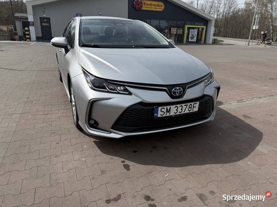 Toyota corolla e21 sedan hybryda Polski salon