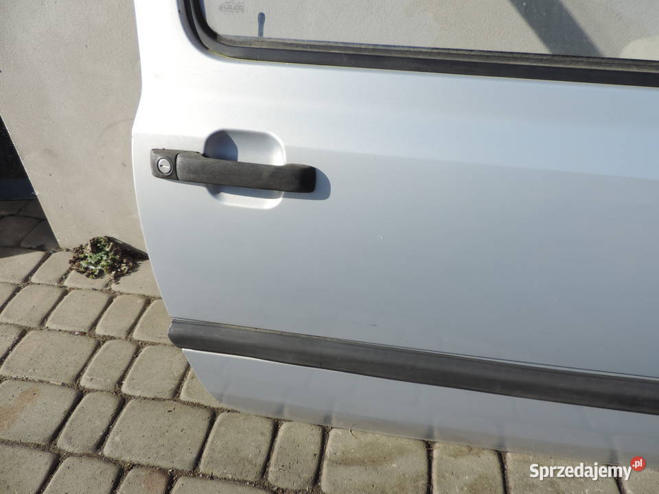 VW GOLF III HB 3D DRZWI PRZEDNIE PRAWE LB7Z sprzedam