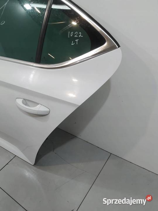 DRZWI LEWE TYŁ SEDAN LS9R Skoda Superb III sprzedam