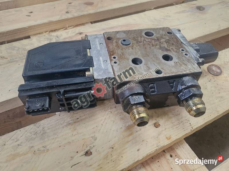 Zawór Valtra C90 M120 T130 Hydraulika