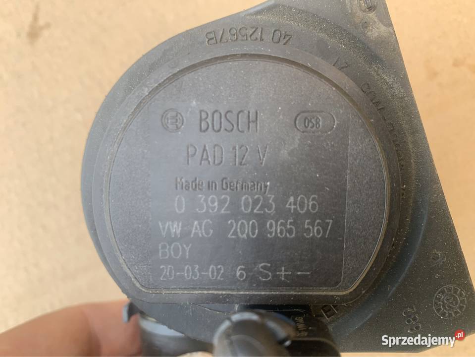 Pompa obiegu wody 2Q0965567 vw troc 0392023406 Rok produkcji 2020 Szczecin