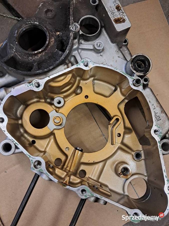 Kartery połówki silnika honda cbr 125 jc39 Kartery